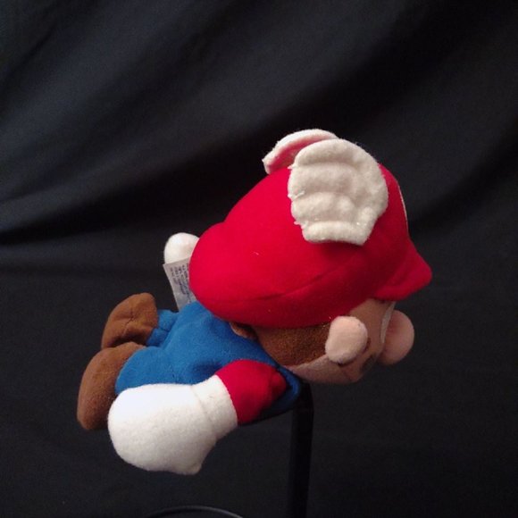 Mario 64 Wing Hat plush - Picture 4 of 6